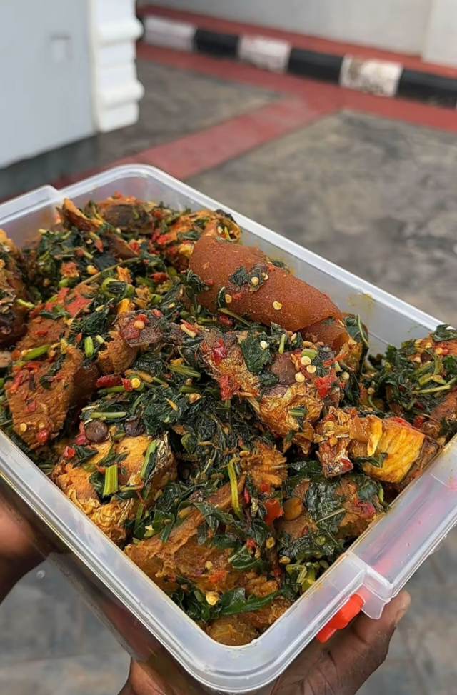 2.5litres Efo riro
