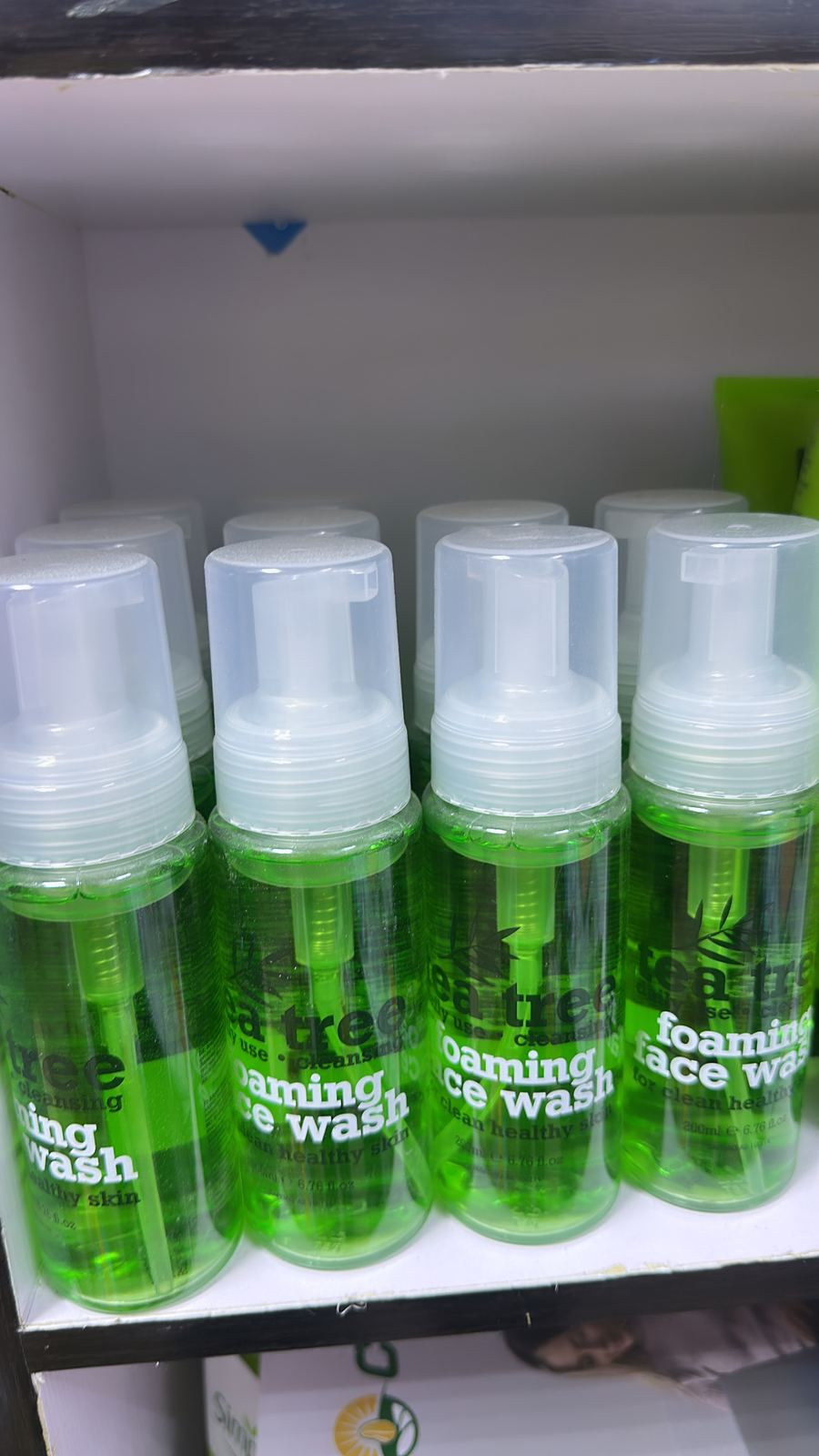 Tee tree face wash