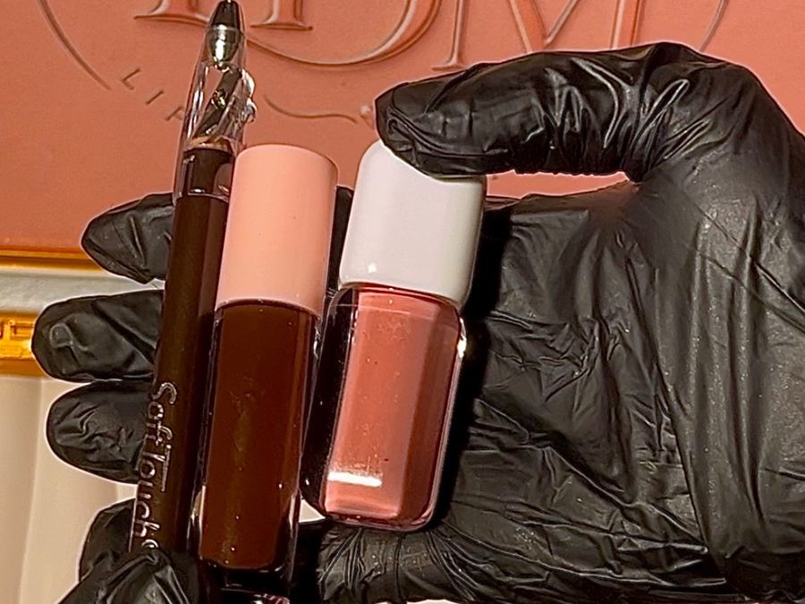 Hot choco lipgloss, lip liner and nude lipgloss