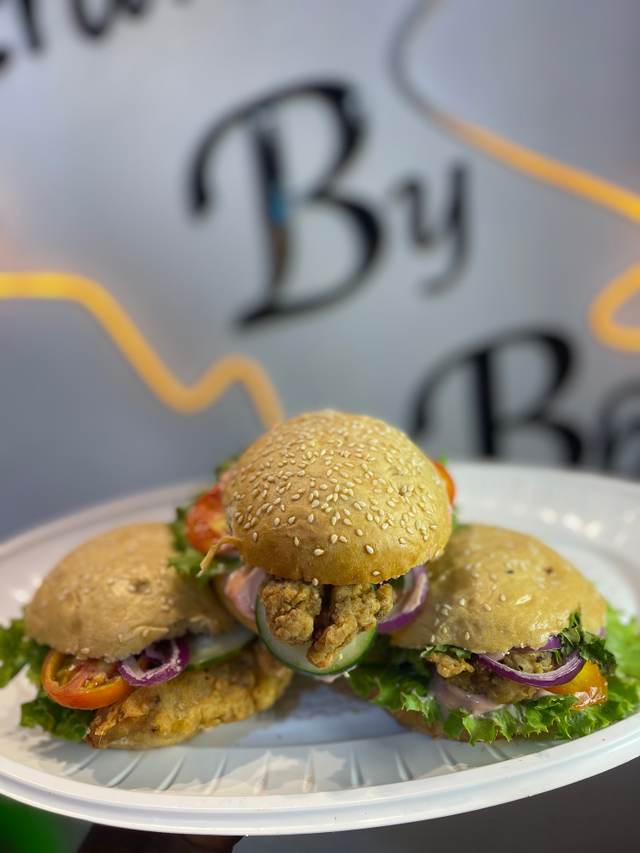 Crispy chicken burger