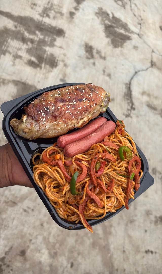 Stirfried Pasta, Hotdogs&Turkey