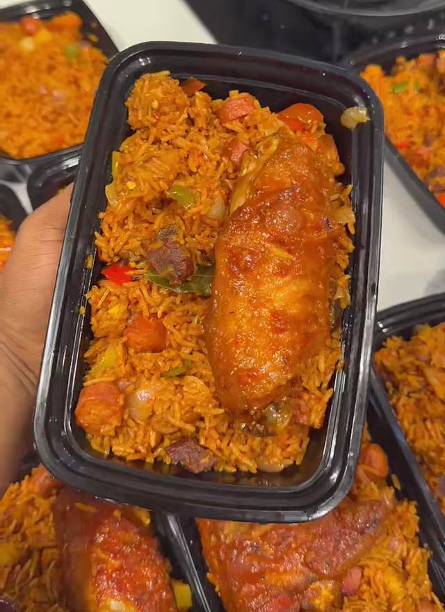 Beef&sausage jollofrice with Turkey