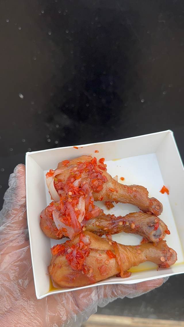Grilled & peppered drumsticks