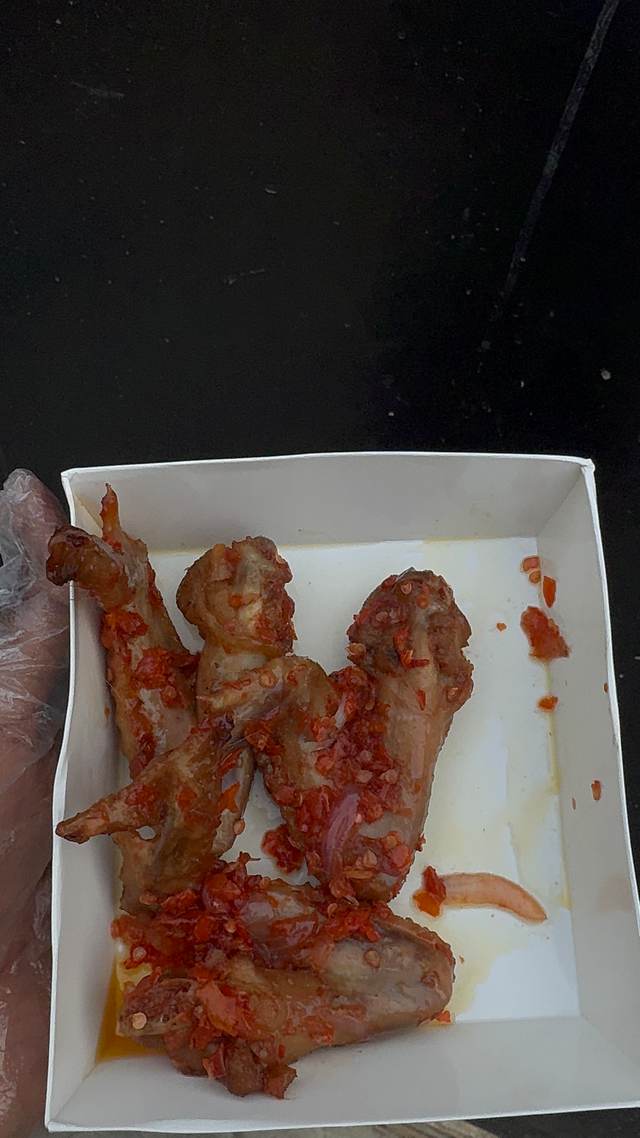 Grilled & peppered chicken wings