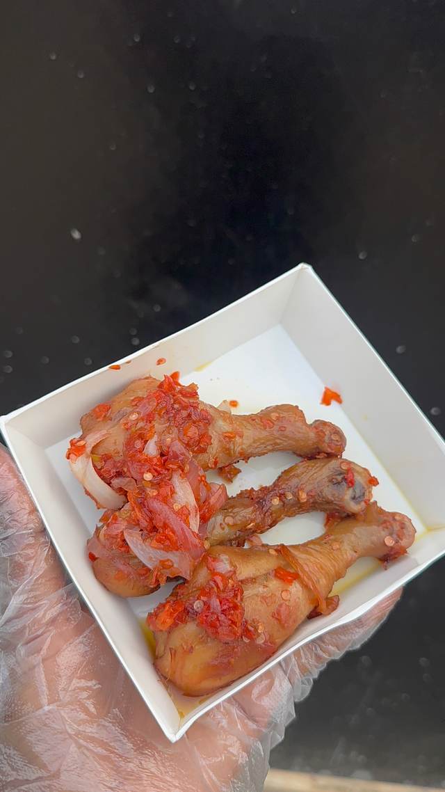 3 pcs grilled & peppered drumsticks