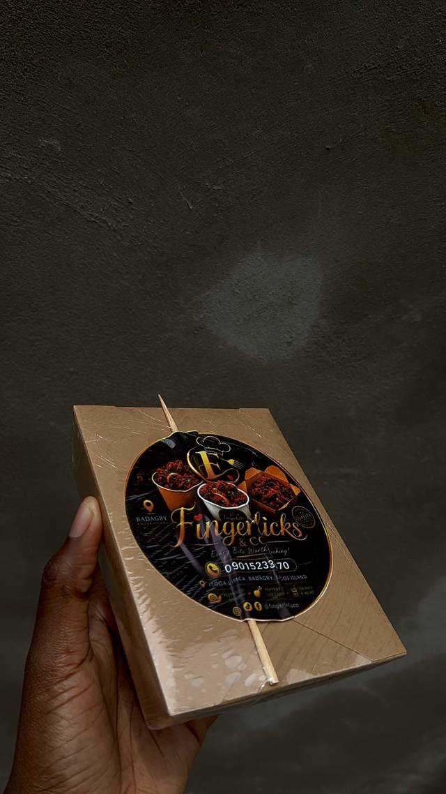 Peppered snail medium size