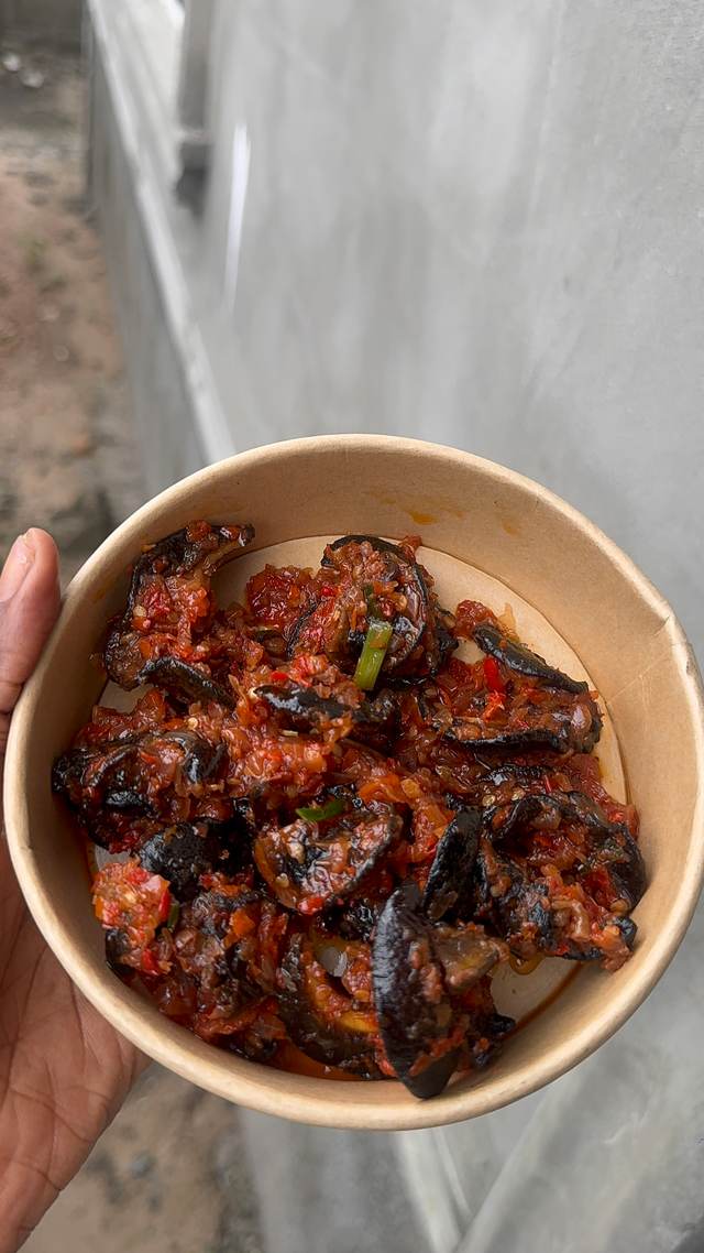 Peppered midi snail